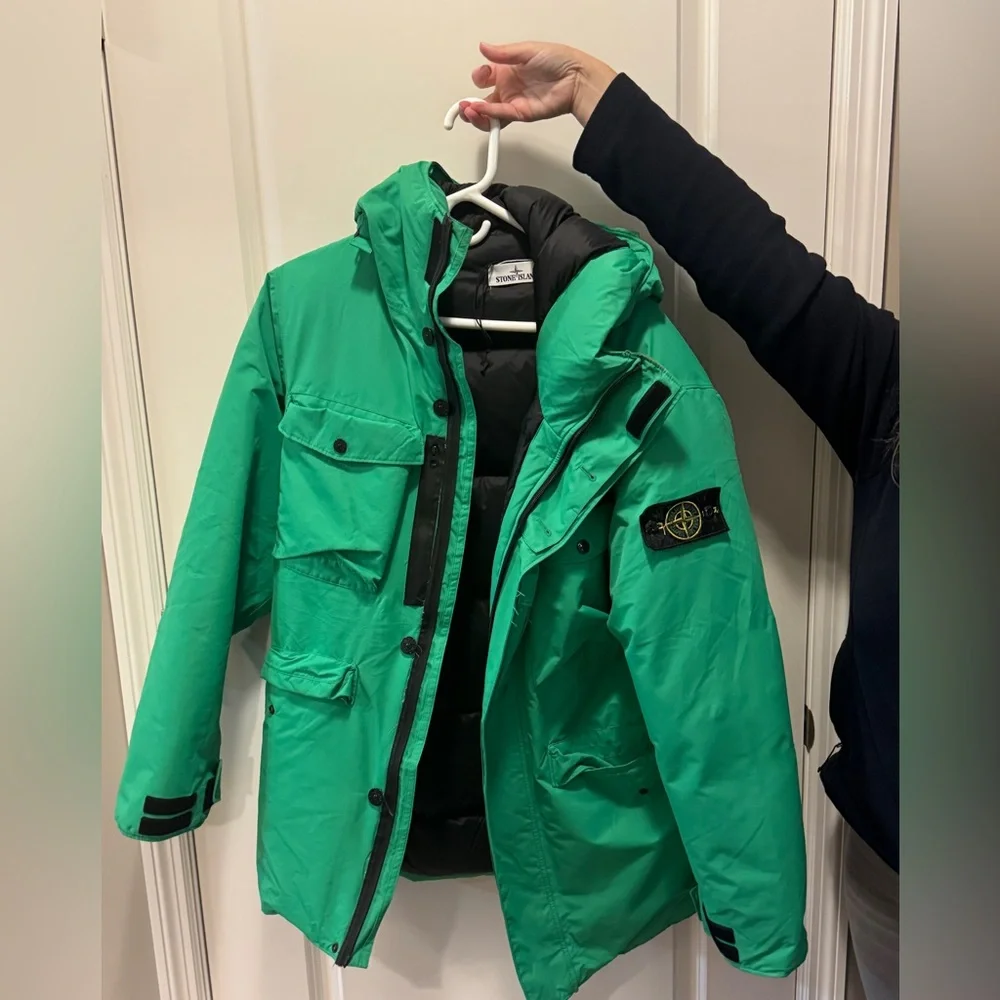 STONE ISLAND
Ripstop Gore-tex Tech Down Jacket In Green - Picture 2 of 8